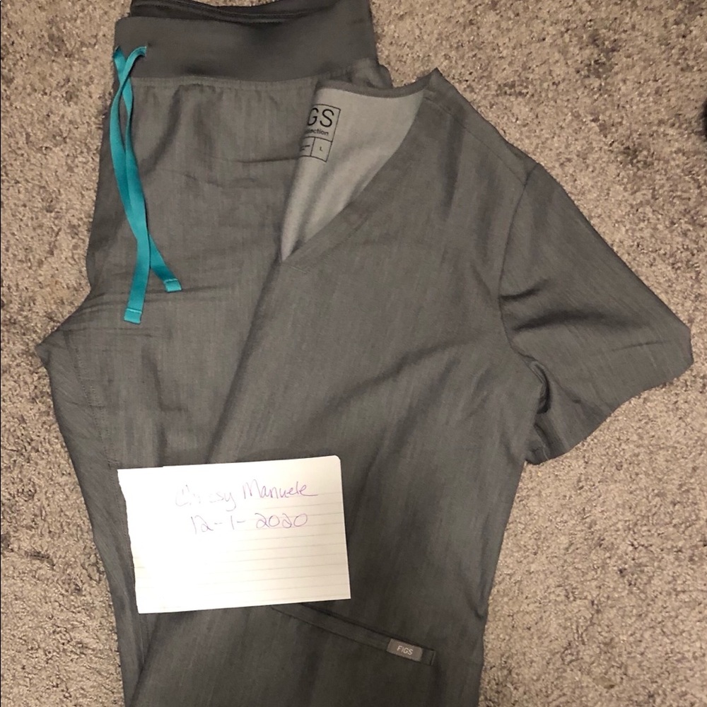 EUC Graphite Figs scrub set